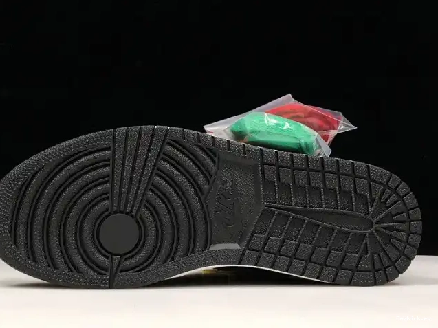 One Kick Retro AV3905-038 x 1 Air Black Orange-Fir Jordan OG SoleFly High Team 0623